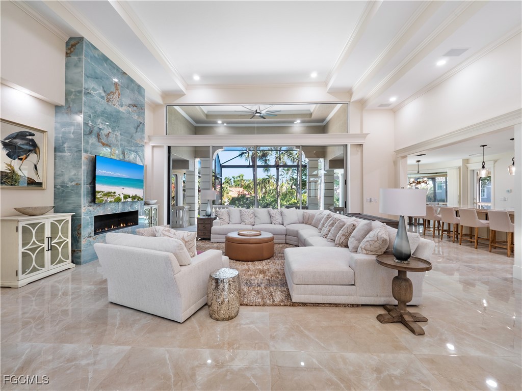 1266 Par View DR