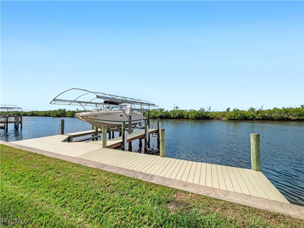 848 W Cape Estates CIR