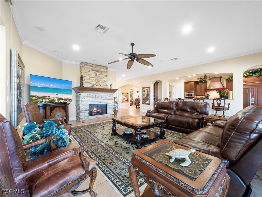 848 W Cape Estates CIR