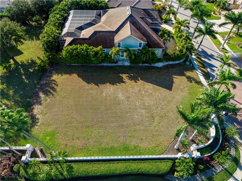 5501 Merlyn LN