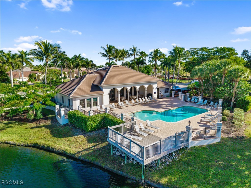 5501 Merlyn LN