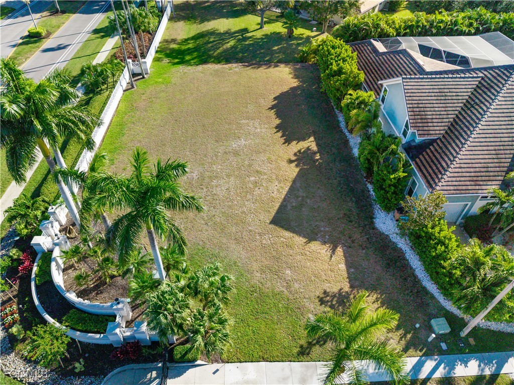 5501 Merlyn LN