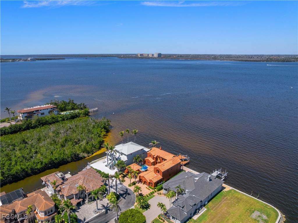 15400 Catalpa Cove LN