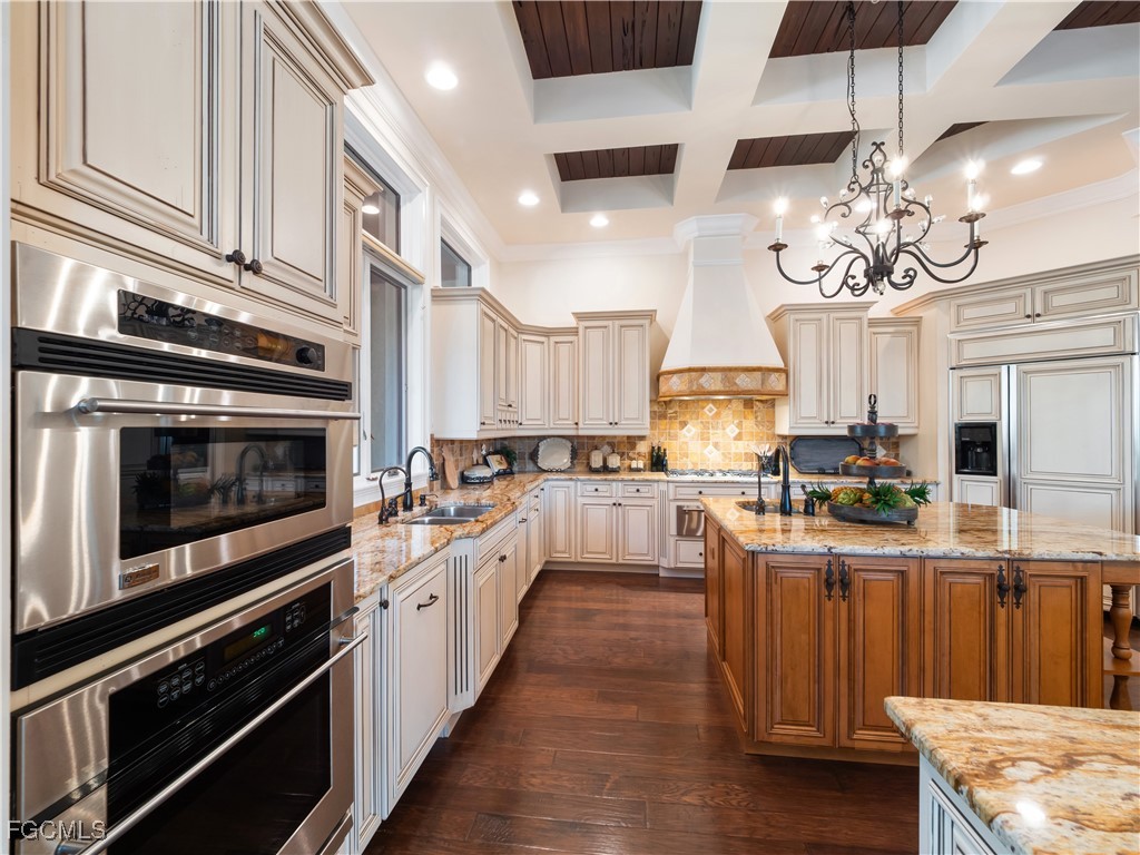 1265 Canterbury DR
