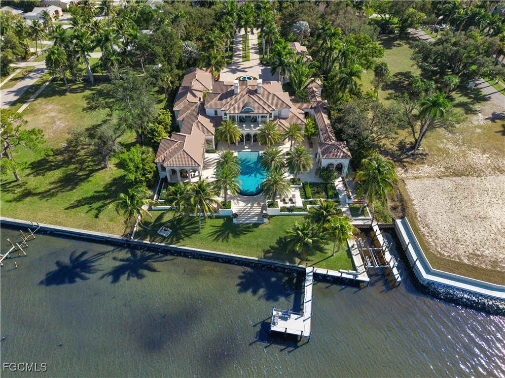 1240 Coconut DR