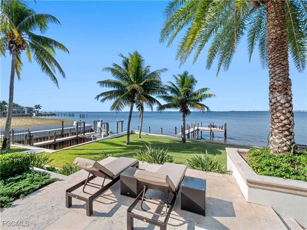 1240 Coconut DR