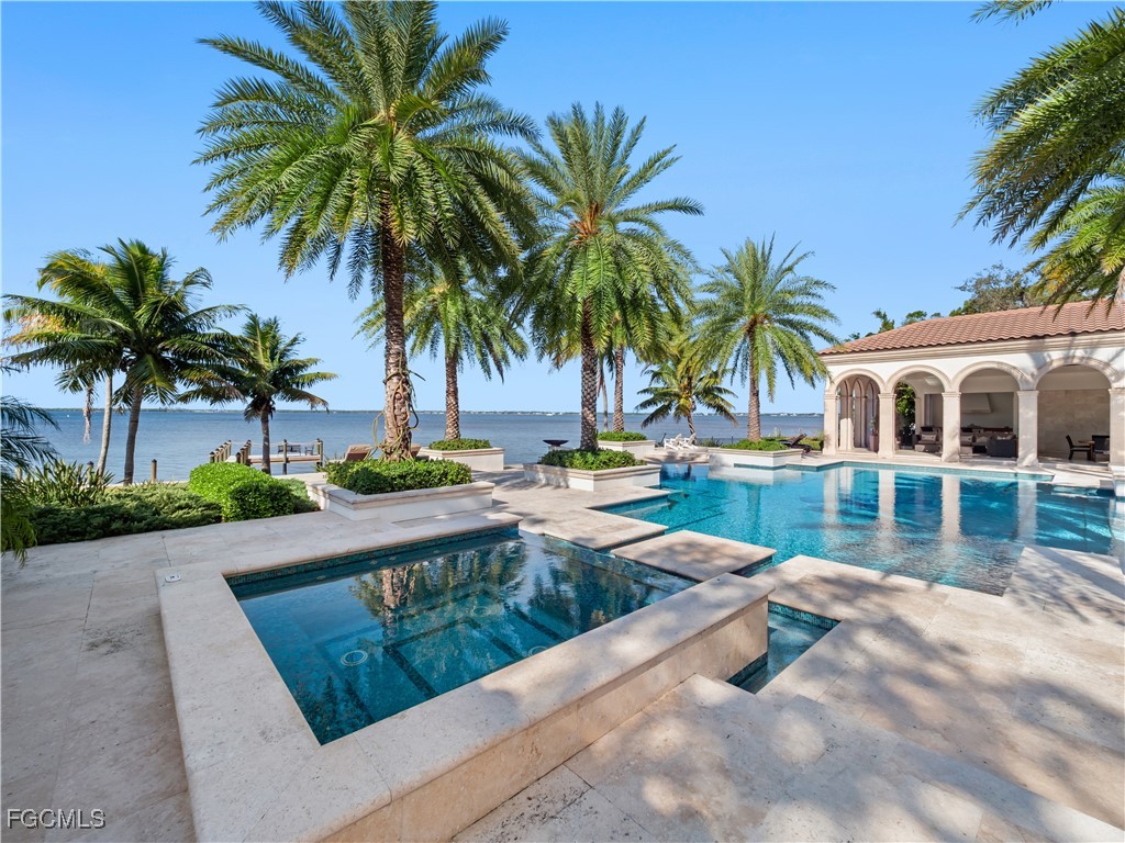 1240 Coconut DR
