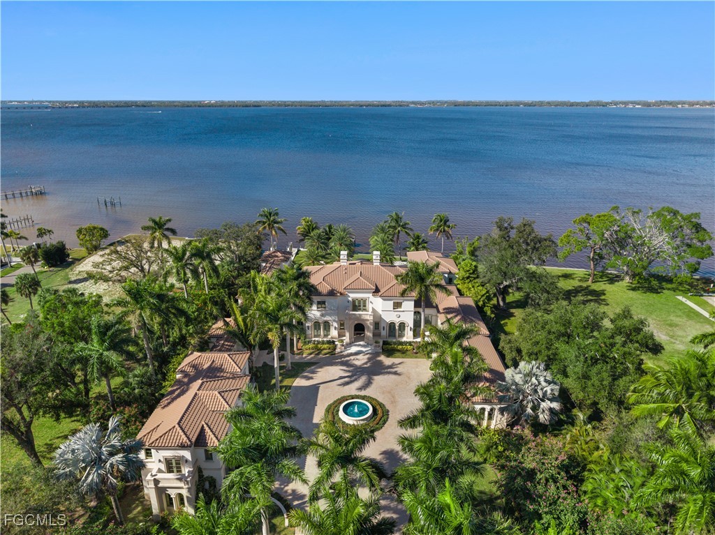1240 Coconut DR