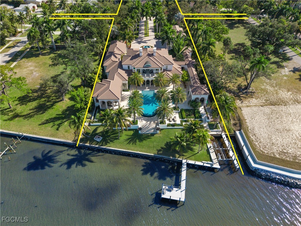 1240 Coconut DR