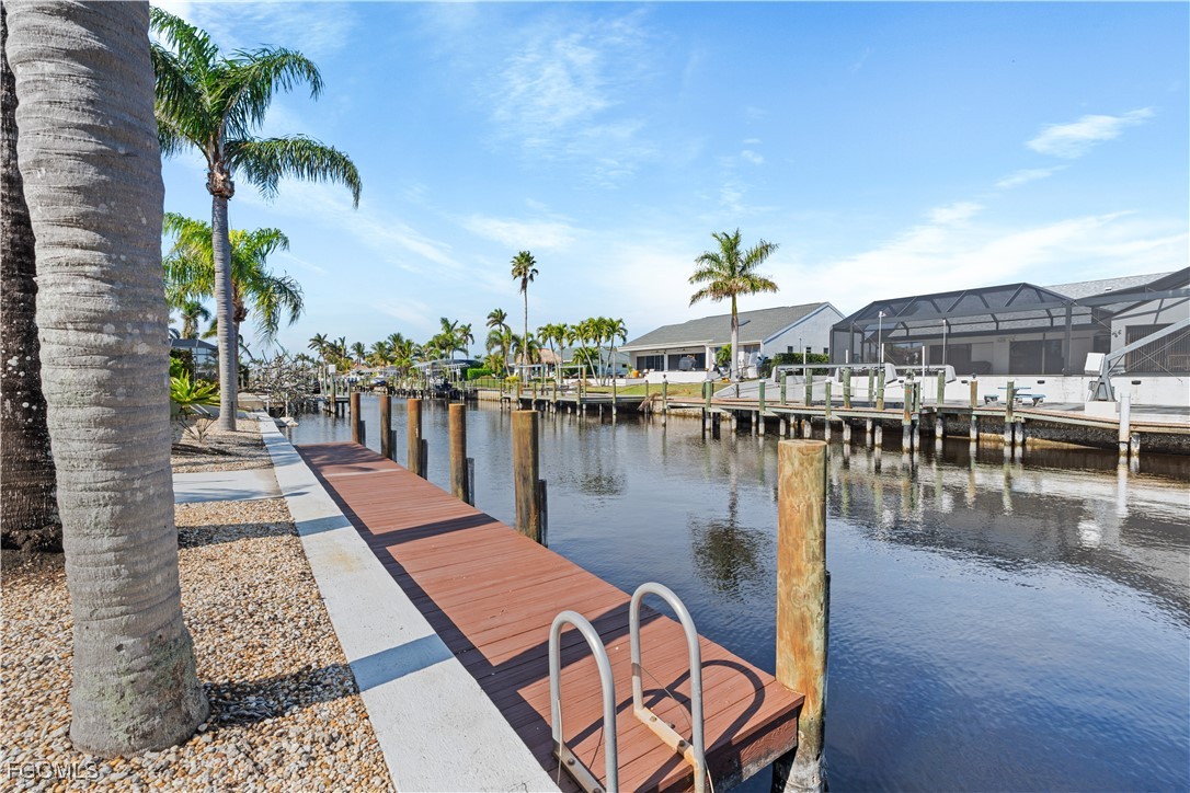 1011 S Town And River DR