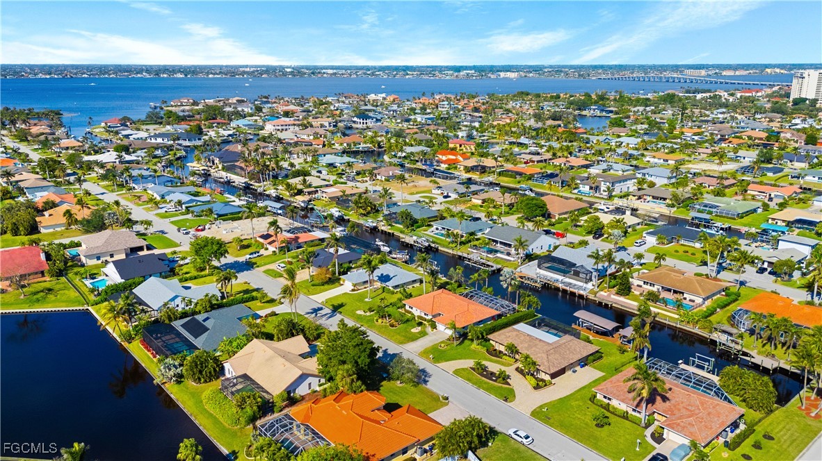 1011 S Town And River DR