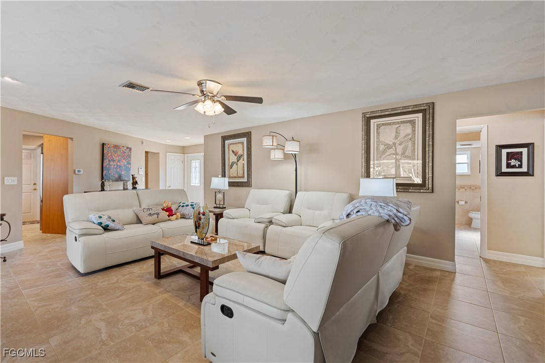 1011 S Town And River DR