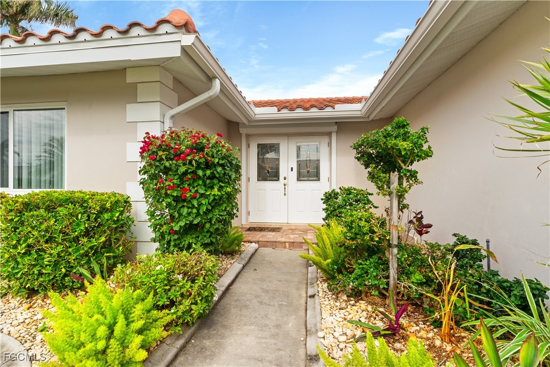 1011 S Town And River DR