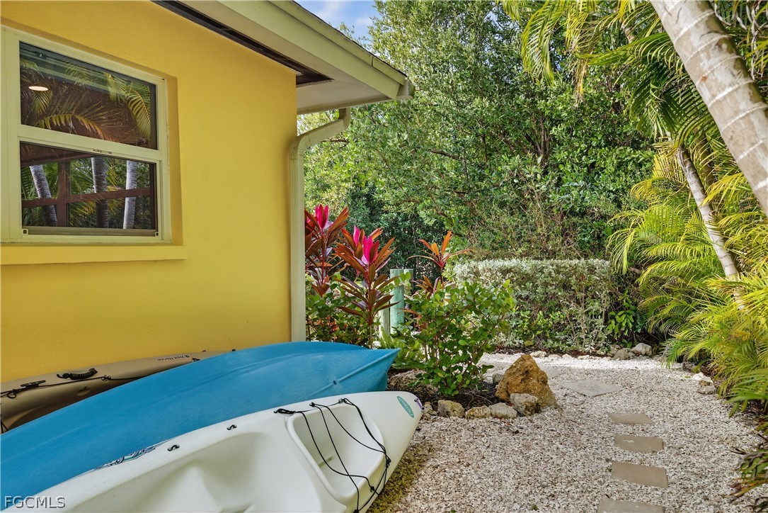 1103 Captains Walk ST