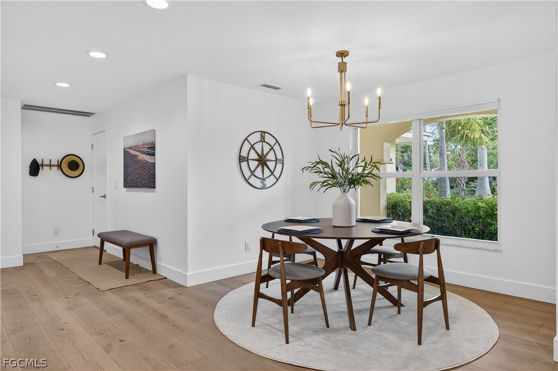 1103 Captains Walk ST