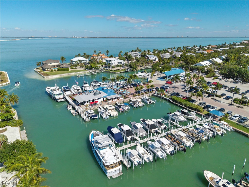 1103 Captains Walk ST