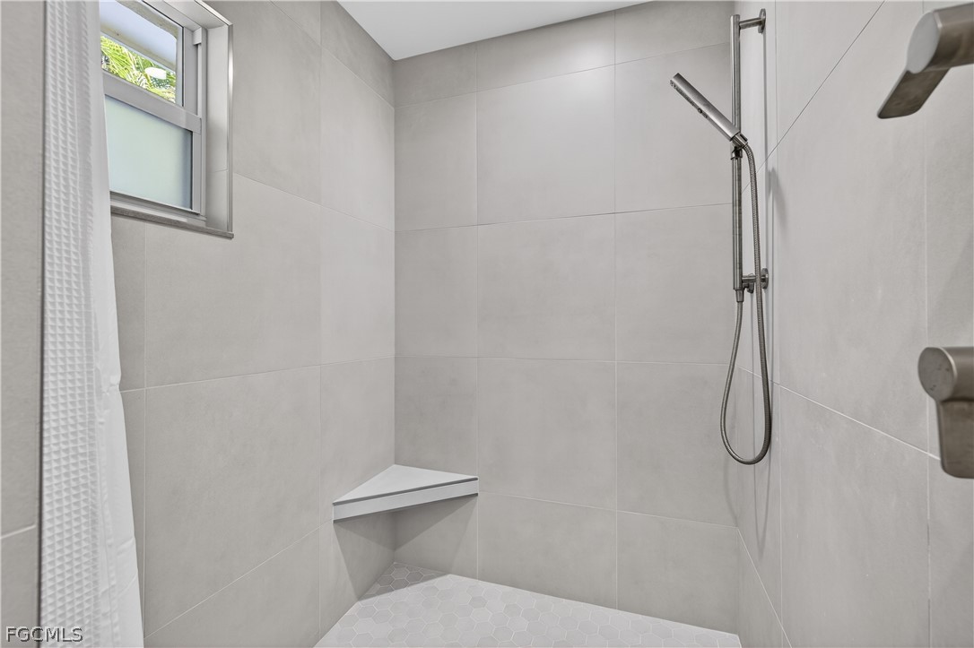 1103 Captains Walk ST