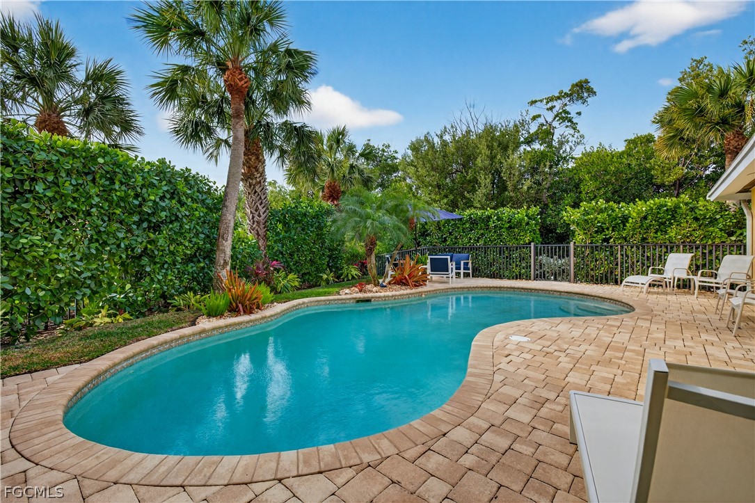 1103 Captains Walk ST