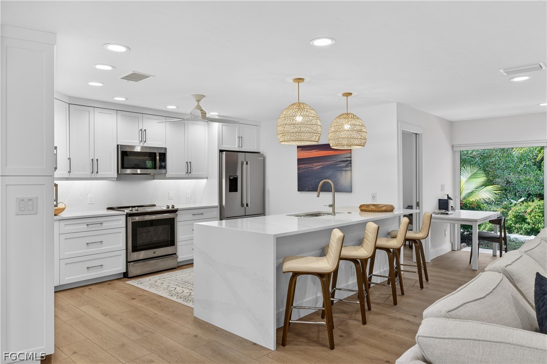 1103 Captains Walk ST