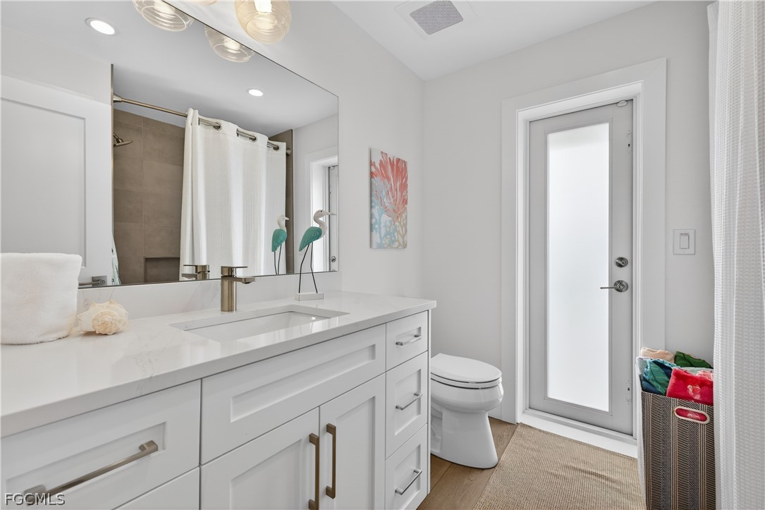 1103 Captains Walk ST