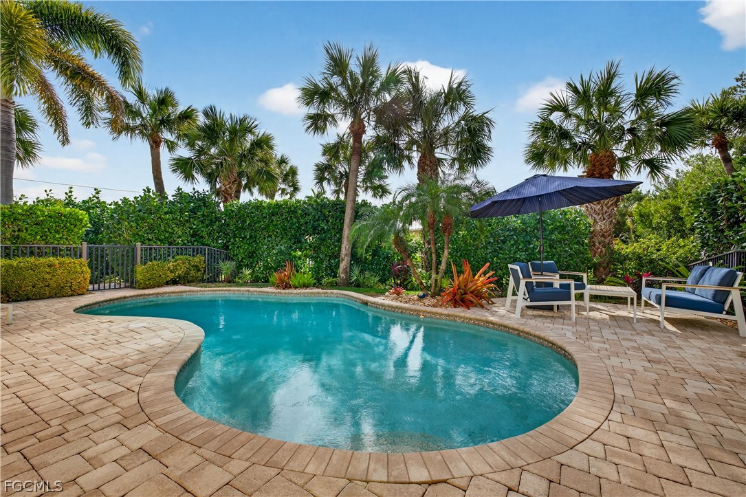 1103 Captains Walk ST
