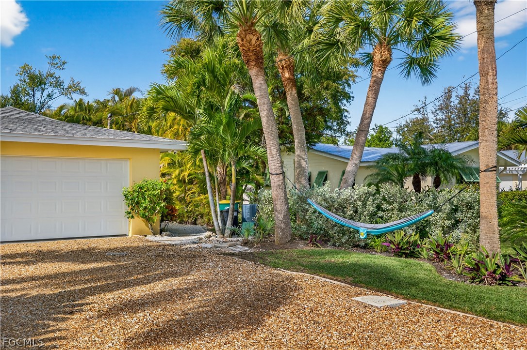 1103 Captains Walk ST