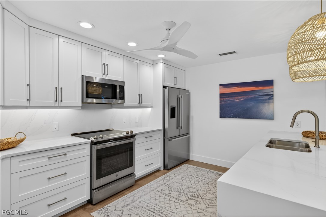 1103 Captains Walk ST