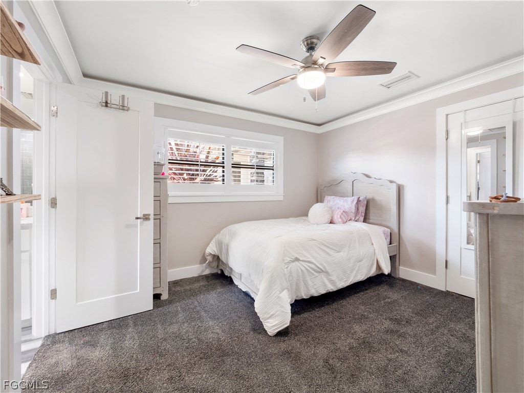 1912 SE 33rd TER