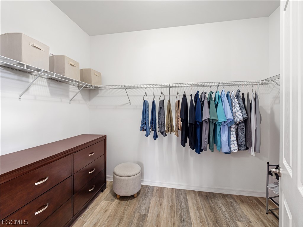 3280 Royal Gardens AVE