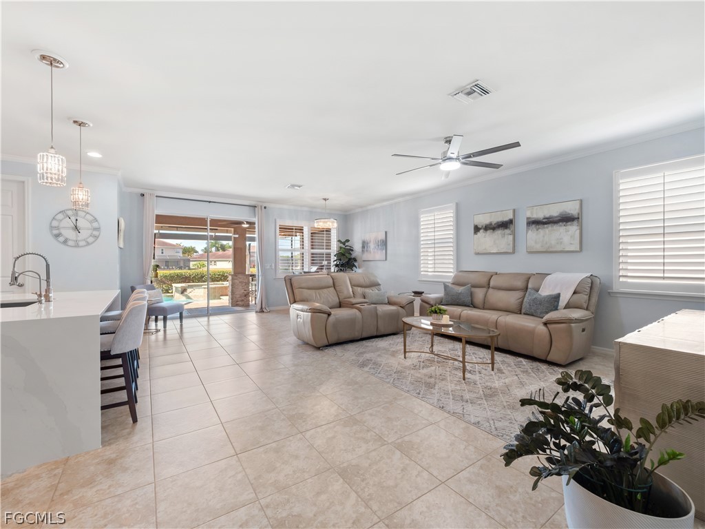 3280 Royal Gardens AVE