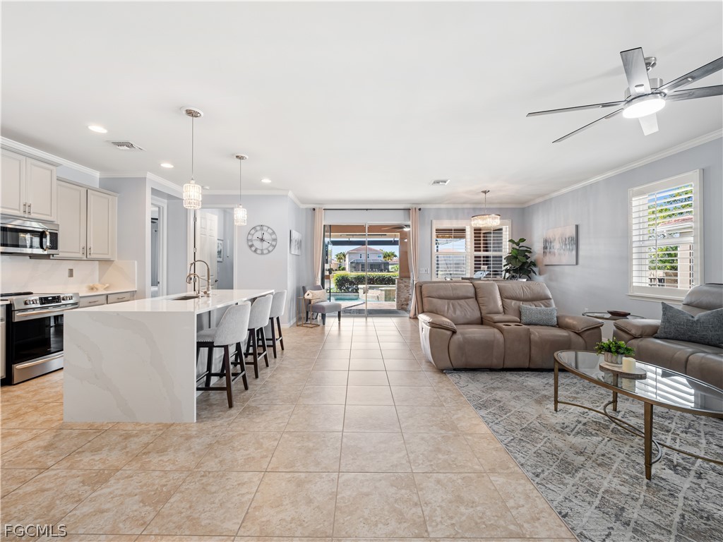 3280 Royal Gardens AVE