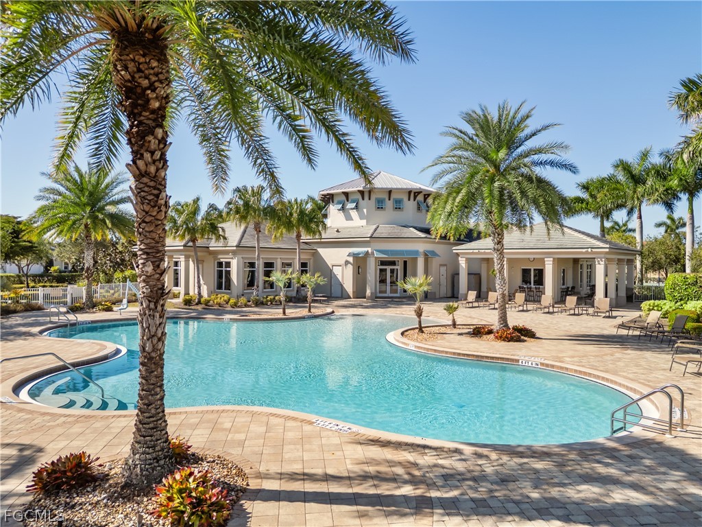 3280 Royal Gardens AVE