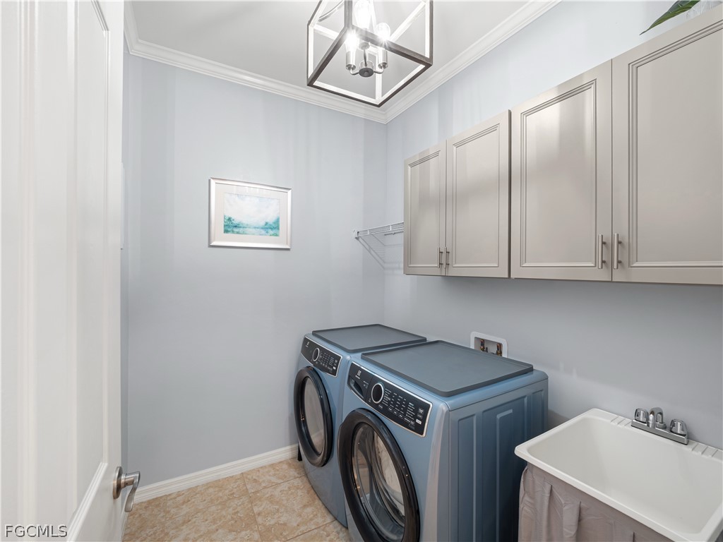 3280 Royal Gardens AVE