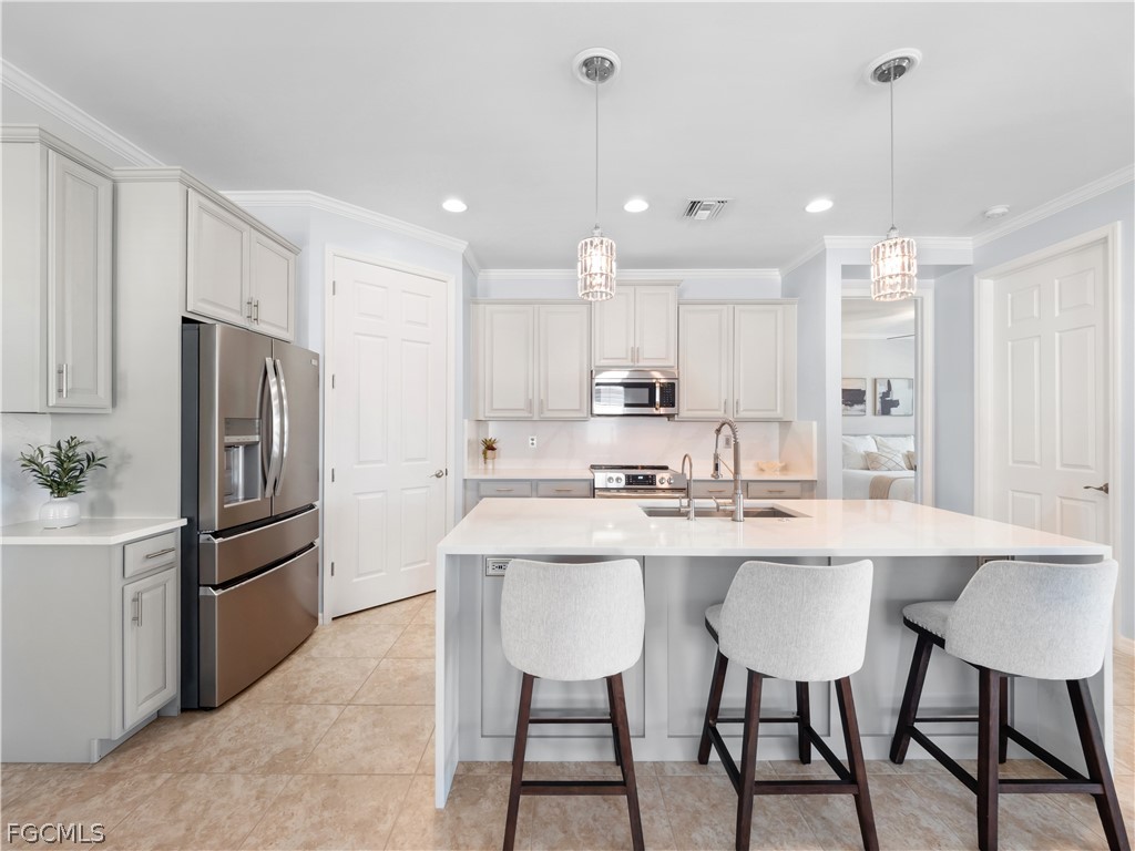 3280 Royal Gardens AVE