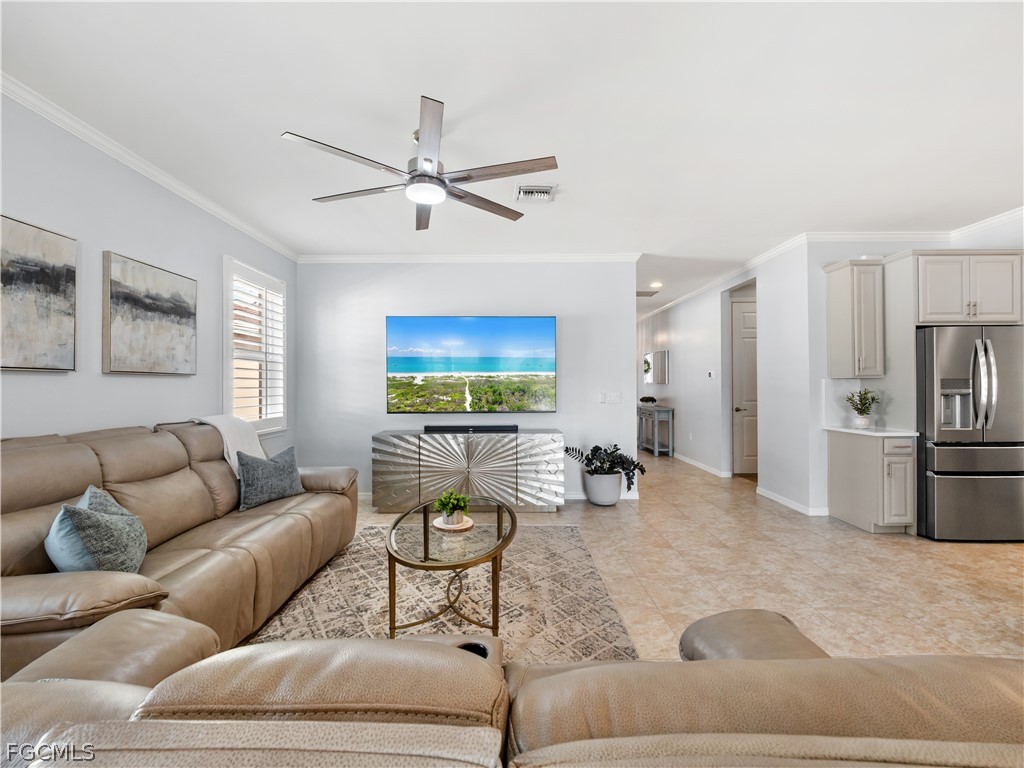 3280 Royal Gardens AVE