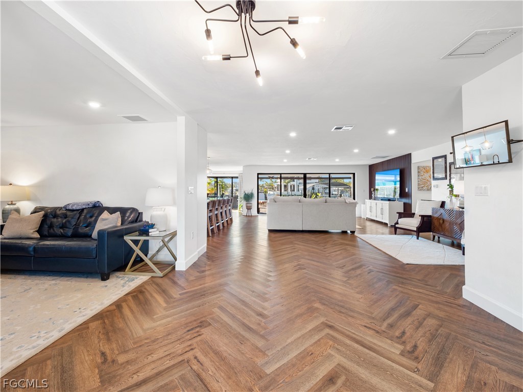 6610 Joanna CIR
