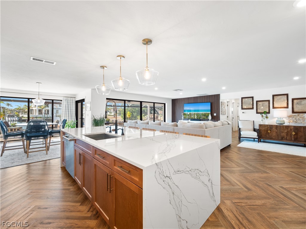 6610 Joanna CIR