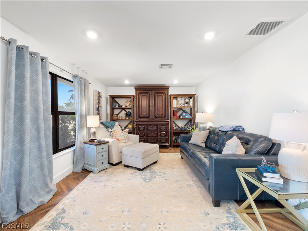 6610 Joanna CIR