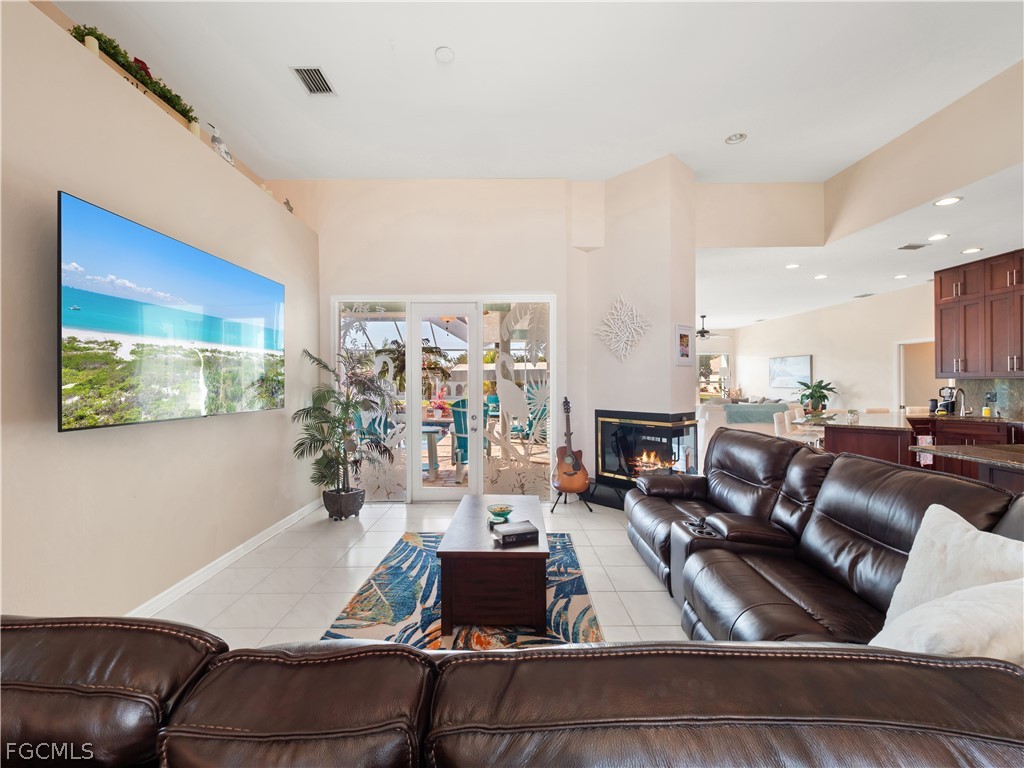 5222 Nautilus DR