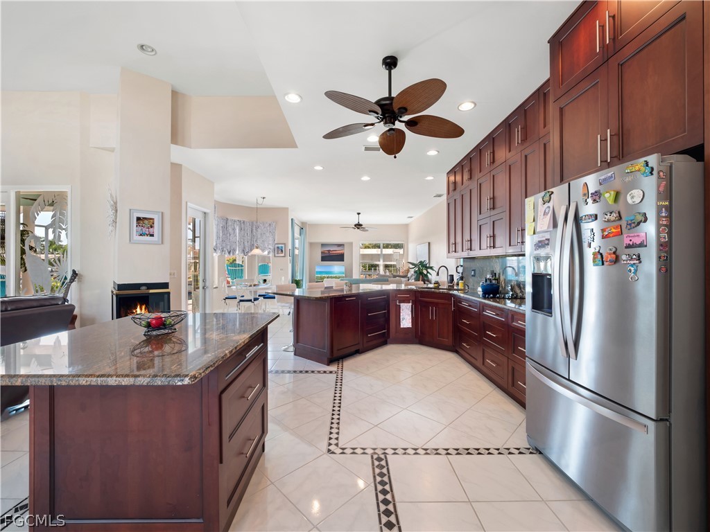 5222 Nautilus DR