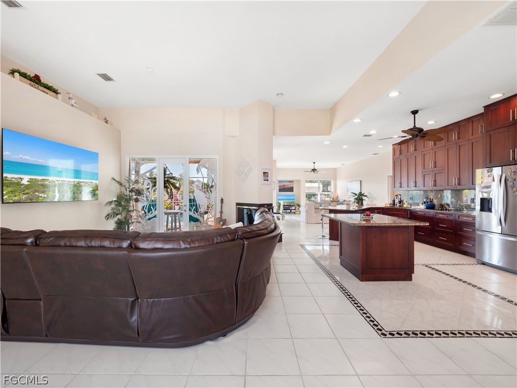 5222 Nautilus DR