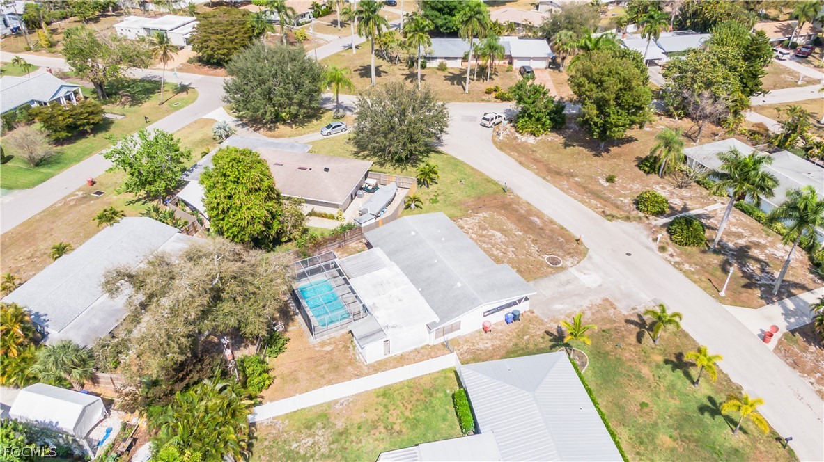 1758 Woodlawn AVE