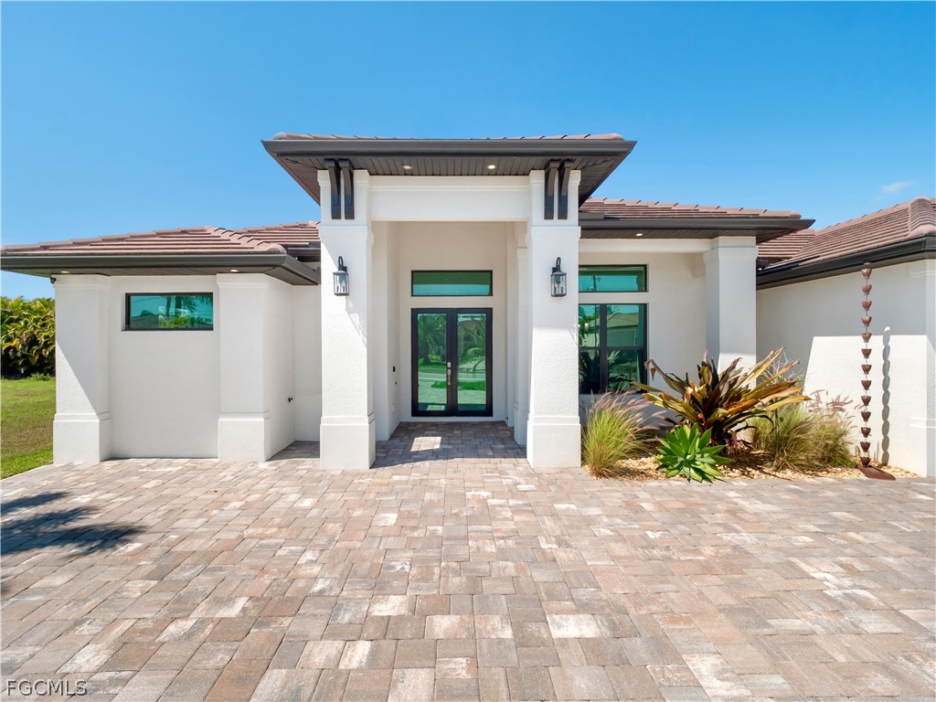5002 Agualinda BLVD