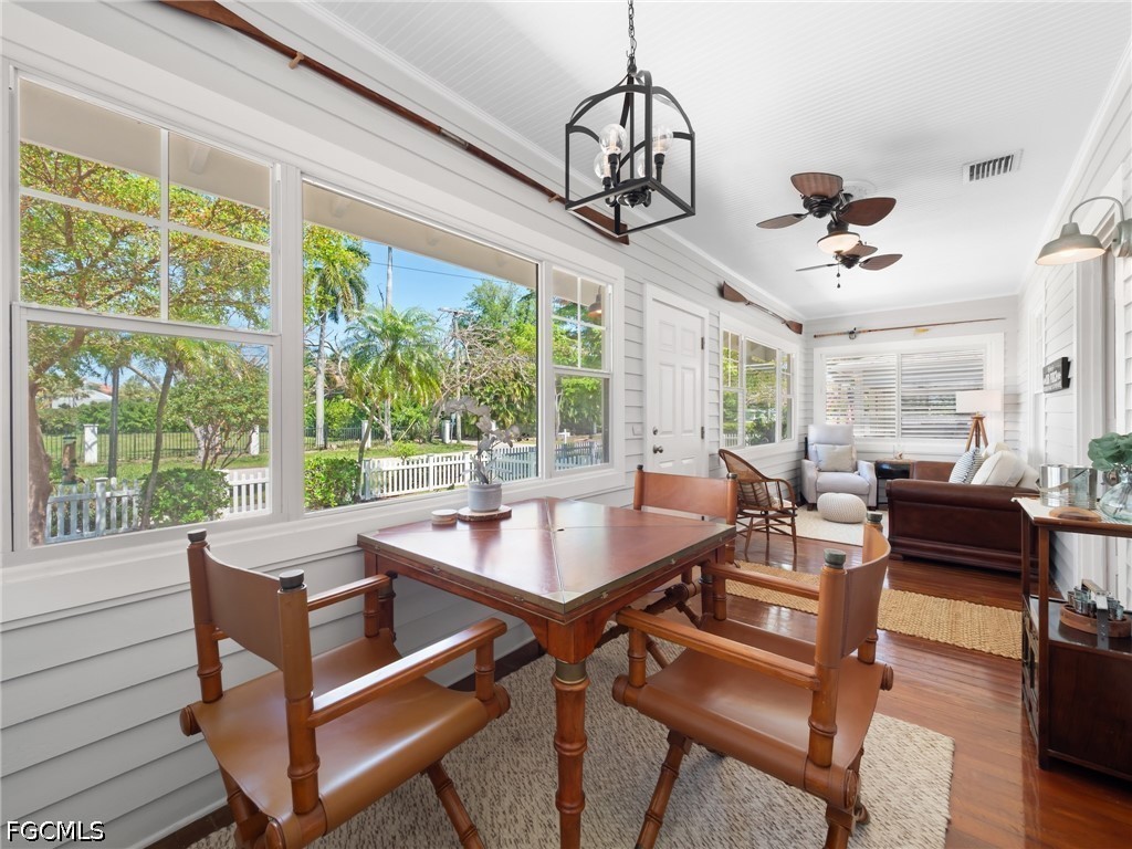 1310 Poinciana AVE