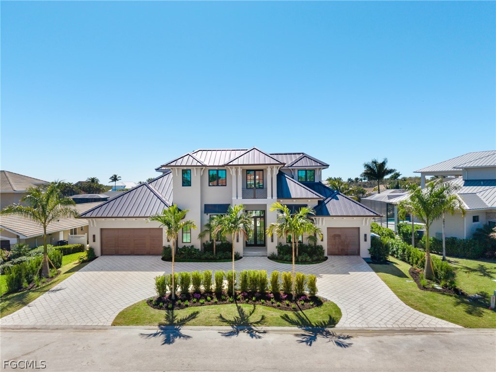 4850 Laurel LN