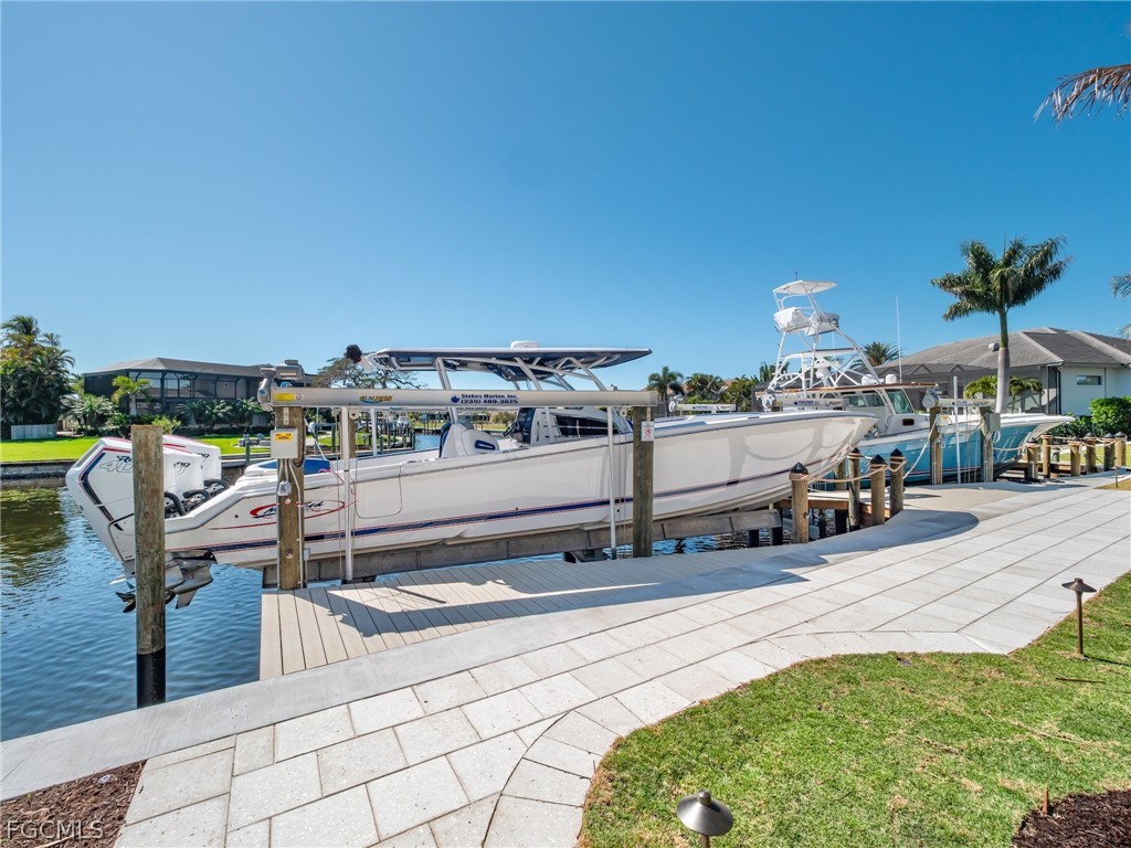 4850 Laurel LN