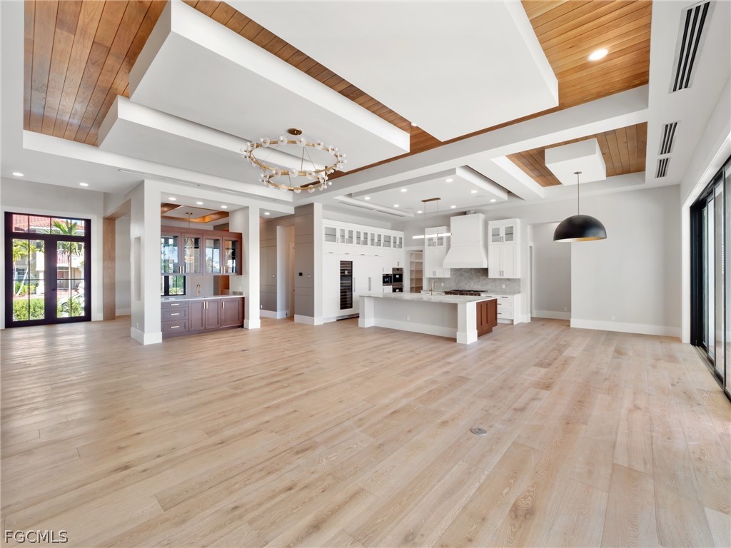 4850 Laurel LN