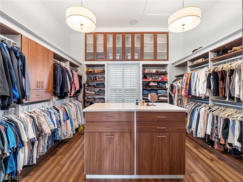 911 Aqua LN