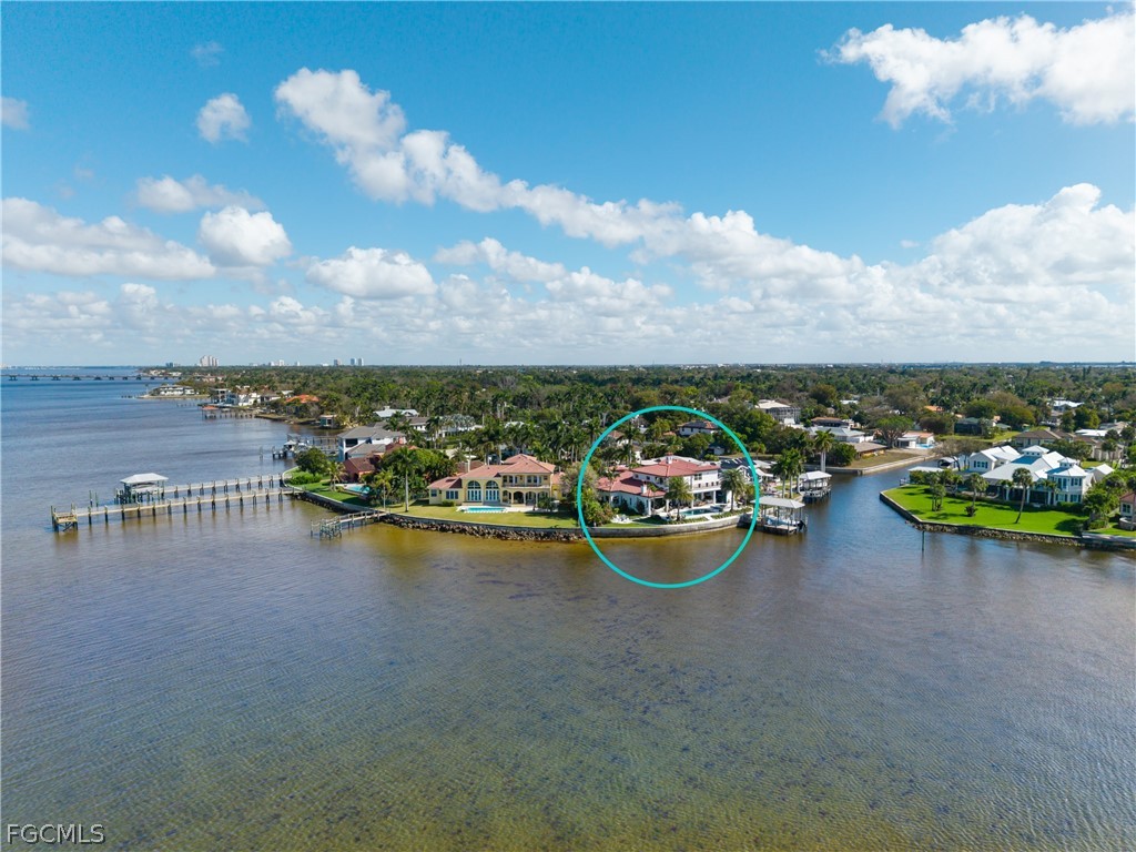 911 Aqua LN