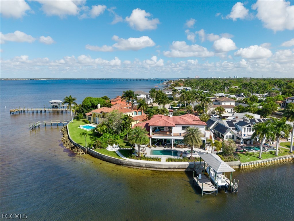 911 Aqua LN